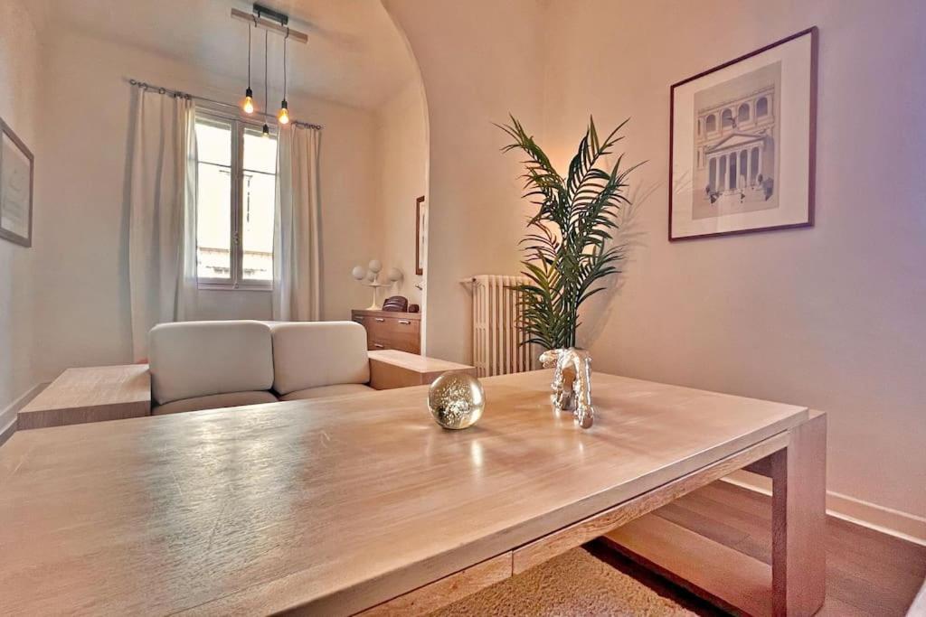 Au Petit Bourgeois Apartment Nice Luaran gambar