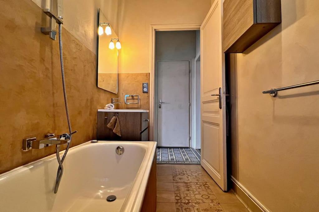 Au Petit Bourgeois Apartment Nice Luaran gambar
